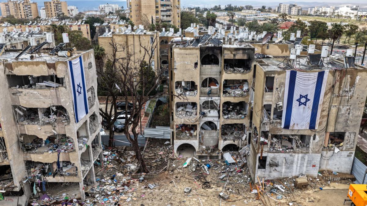 <![CDATA[Irán lanzó una ofensiva con misiles y drones contra Israel]]>