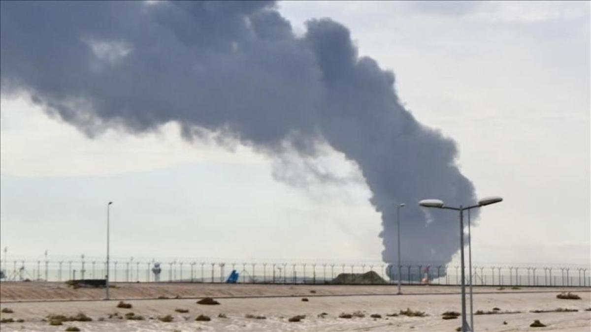 <![CDATA[Ataque con drones causa daños en el principal puerto de Kuwait]]>