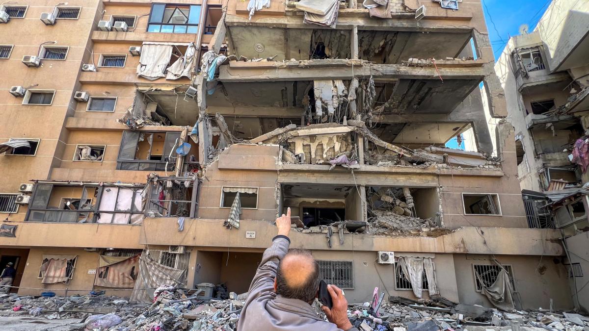 <![CDATA[Israel bombardea Beirut; EU advierte sobre posibles ataques iraníes a universidades]]>