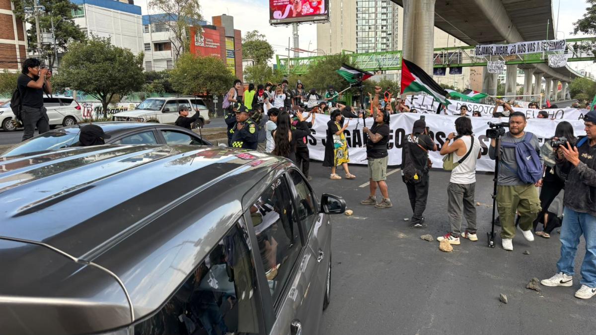 <![CDATA[Manifestantes liberan circulación en todos los carriles de Periférico Sur]]>