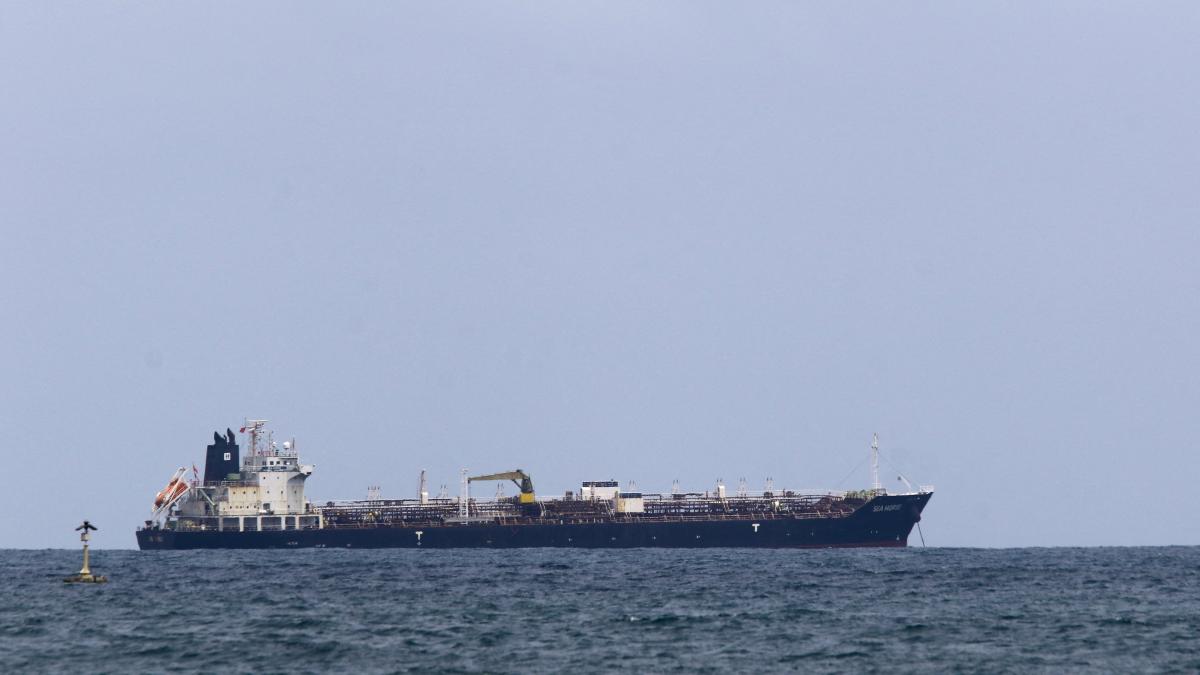 <![CDATA[Buque petrolero ruso llega a Cuba; Moscú ratifica apoyo a la isla]]>