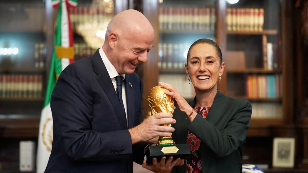 <![CDATA[Claudia Sheinbaum y Gianni Infantino sostuvieron un encuentro privado en Palacio Nacional rumbo al Mundial 2026.]]>