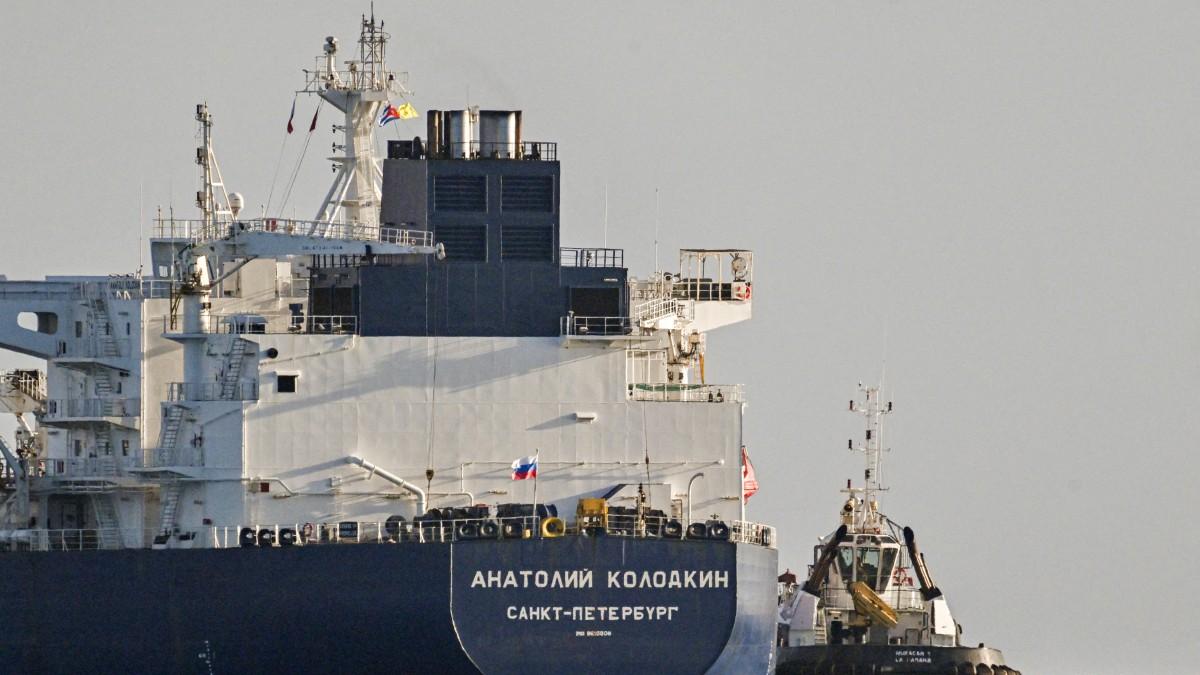 <![CDATA[Llega a Matanzas, Cuba, tanquero ruso con 730 mil barriles de crudo]]>