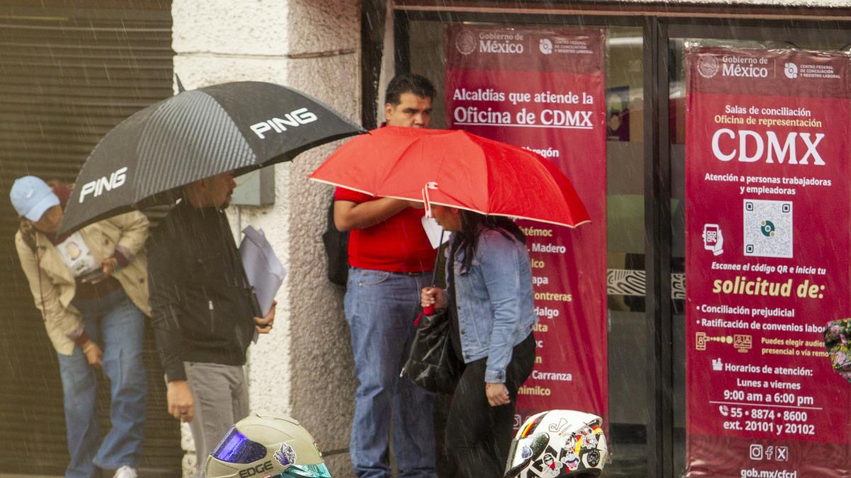 <![CDATA[Martes de accidentes, volcaduras, lluvia y hasta incendios en CDMX]]>