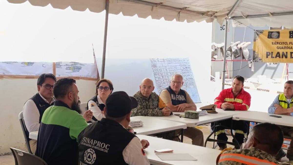 <![CDATA[Confían en rescate en horas de trabajadores atrapados en la mina Santa Fe, Sinaloa]]>