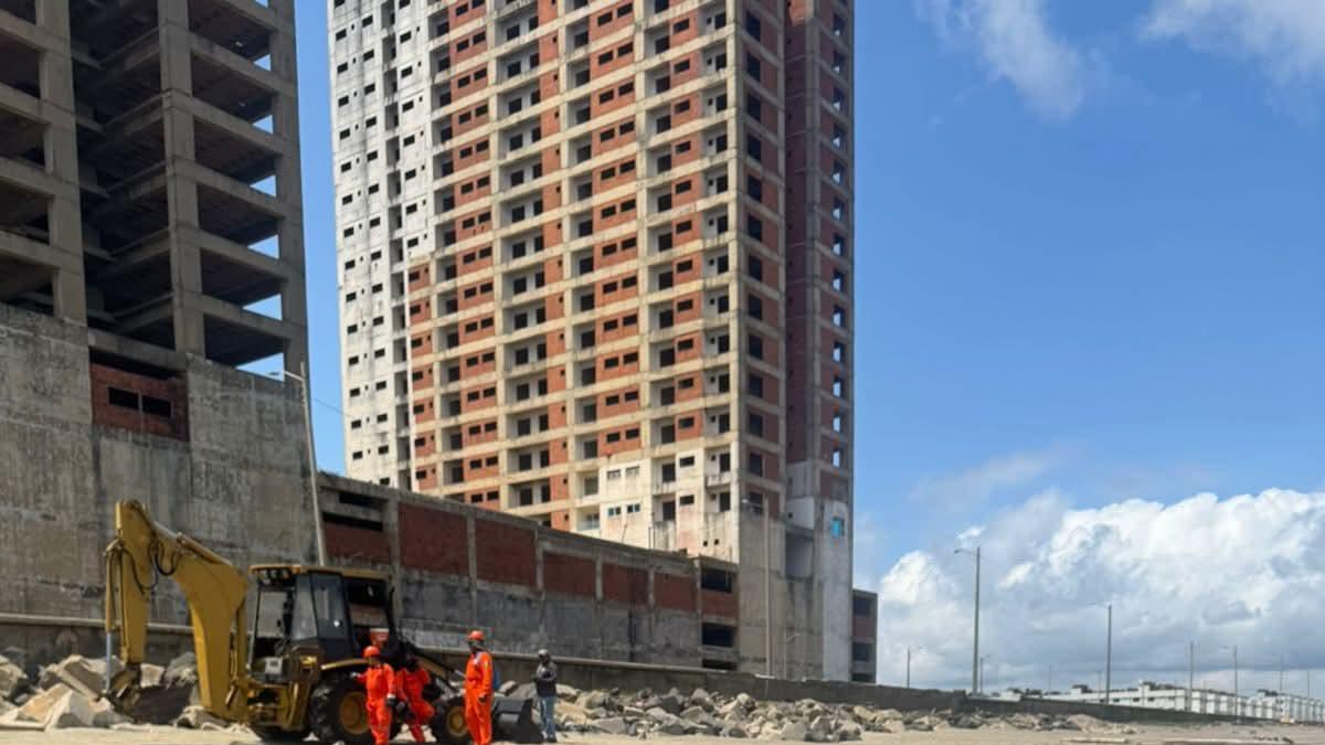 <![CDATA[Llegan nuevos restos de hidrocarburo a playas de Coatzacoalcos]]>