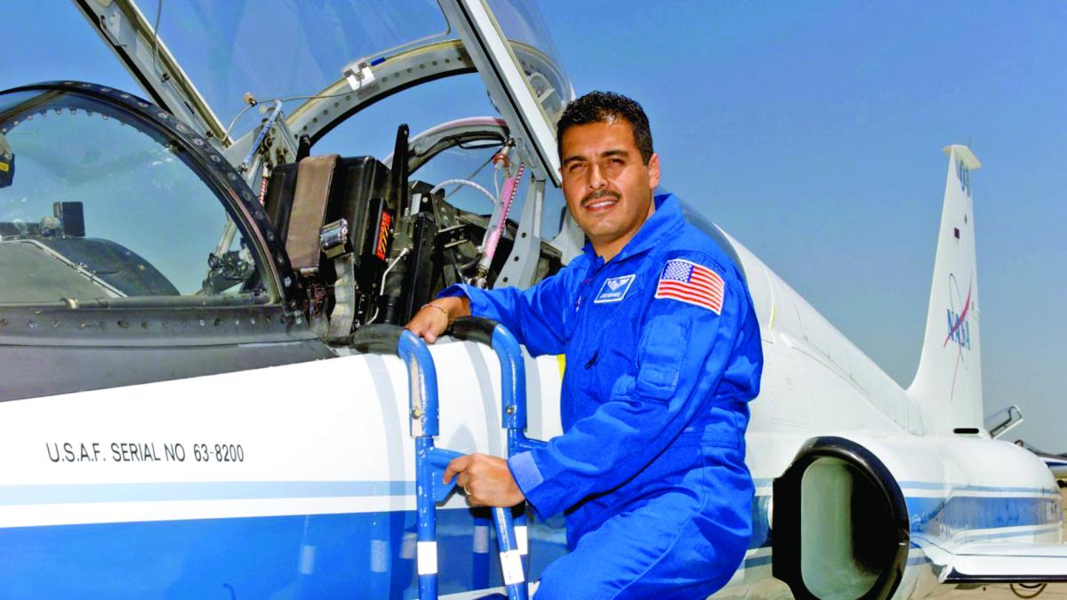 <![CDATA[La experiencia de tocar el cielo; astronauta mexicano José Hernández]]>