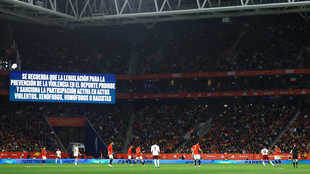 <![CDATA[Duras críticas por cánticos en España; Lamine Yamal los tilda de ignorantes]]>