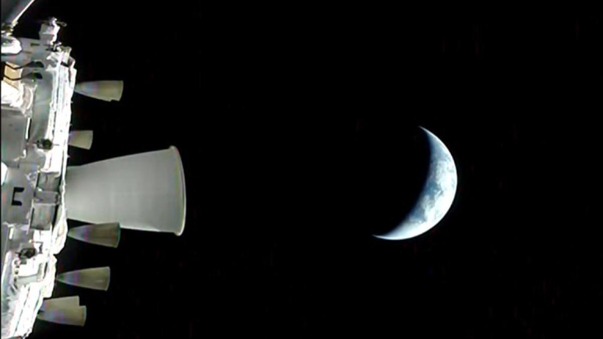 <![CDATA[Artemis II abandona órbita terrestre y se enfila a la Luna]]>