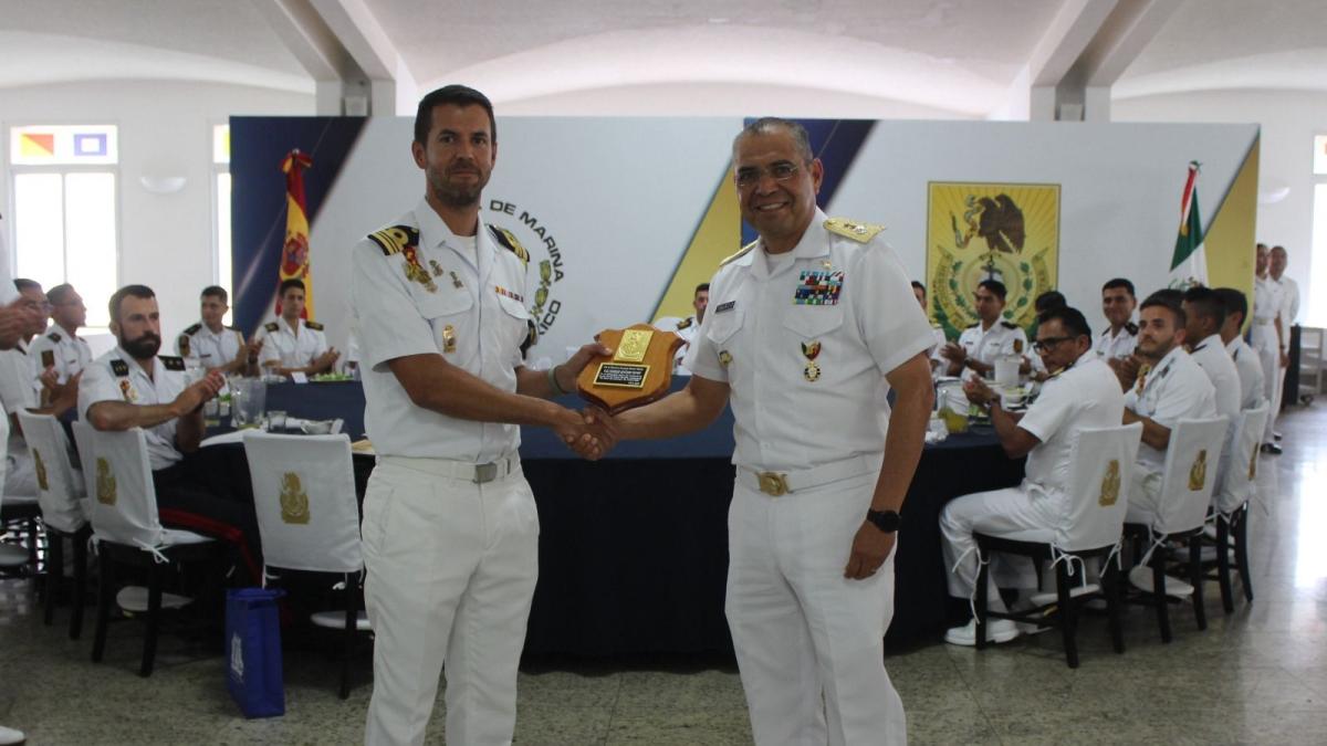 <![CDATA[Heroica Escuela Naval recibe a delegación de la Armada Española]]>