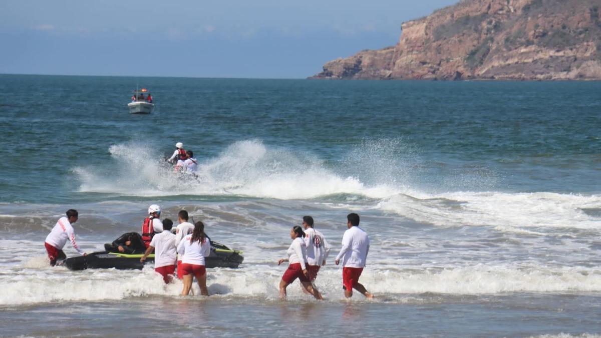 <![CDATA[Alertan a bañistas por fuerte oleaje en costas de Sinaloa]]>
