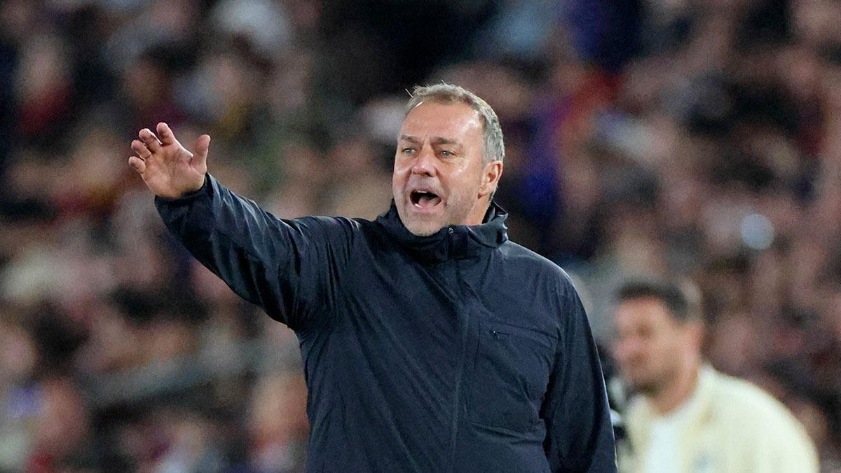 <![CDATA[Hansi Flick se lanza contra los racistas: ‘pequeño número de idio***’]]>