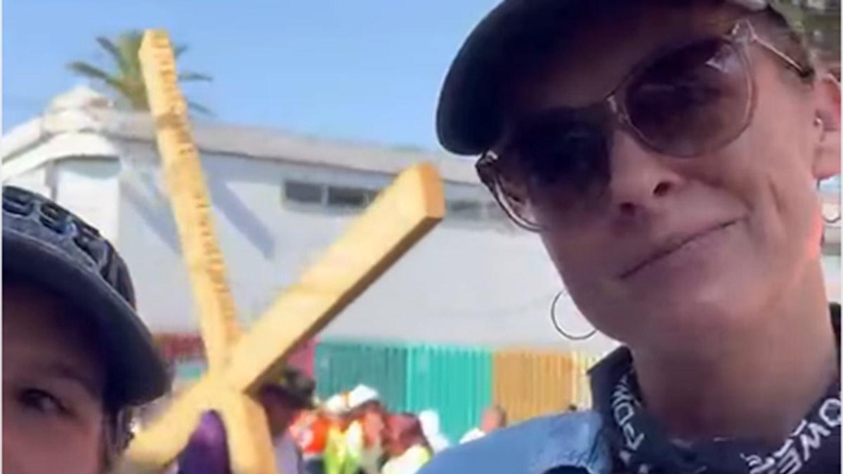 <![CDATA[Turistas extranjeros se sorprenden por Viacrucis de Iztapalapa, CDMX]]>