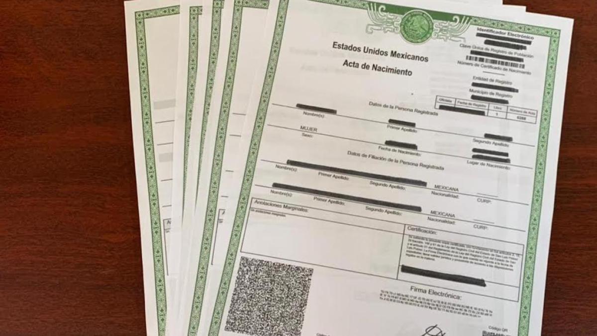 <![CDATA[Detienen a mujer por venta de actas de nacimiento falsas]]>