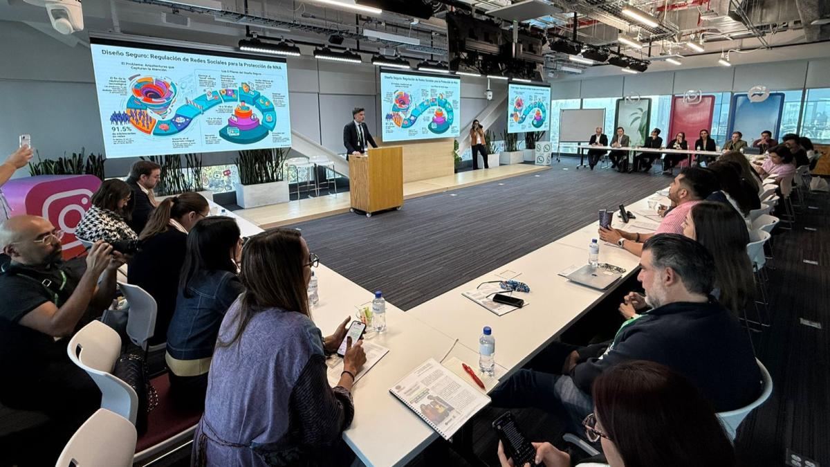 <![CDATA[Impulsan diálogo por la seguridad digital de la niñez]]>