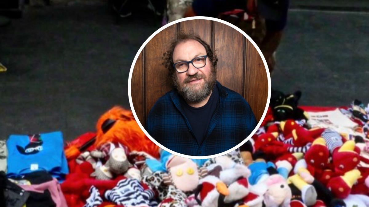 <![CDATA[Desde gorras hasta peluches: Creador de 31 Minutos captura la venta informal afuera del Metropólitan]]>