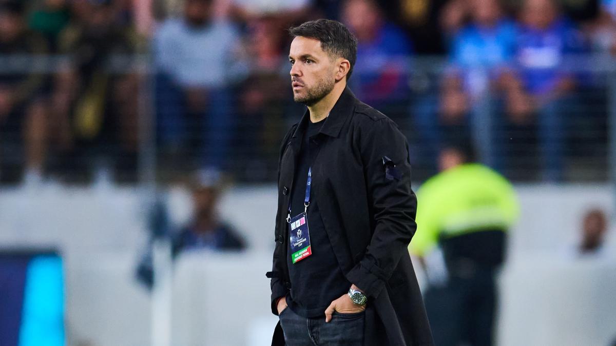 <![CDATA[Nicolás Larcamón minimiza la goleada de Los Ángeles al Cruz Azul como un simple tropiezo]]>