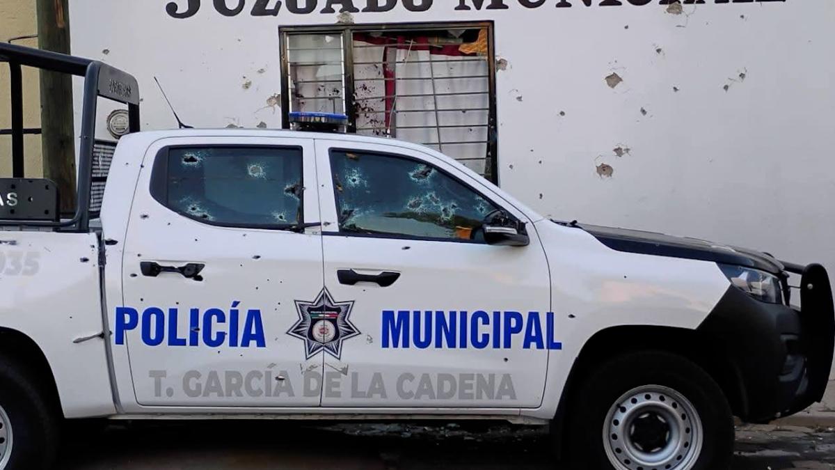 <![CDATA[Durante enfrentamientos armados, balean la comandancia policiaca de García de la Cadena en Zacatecas]]>