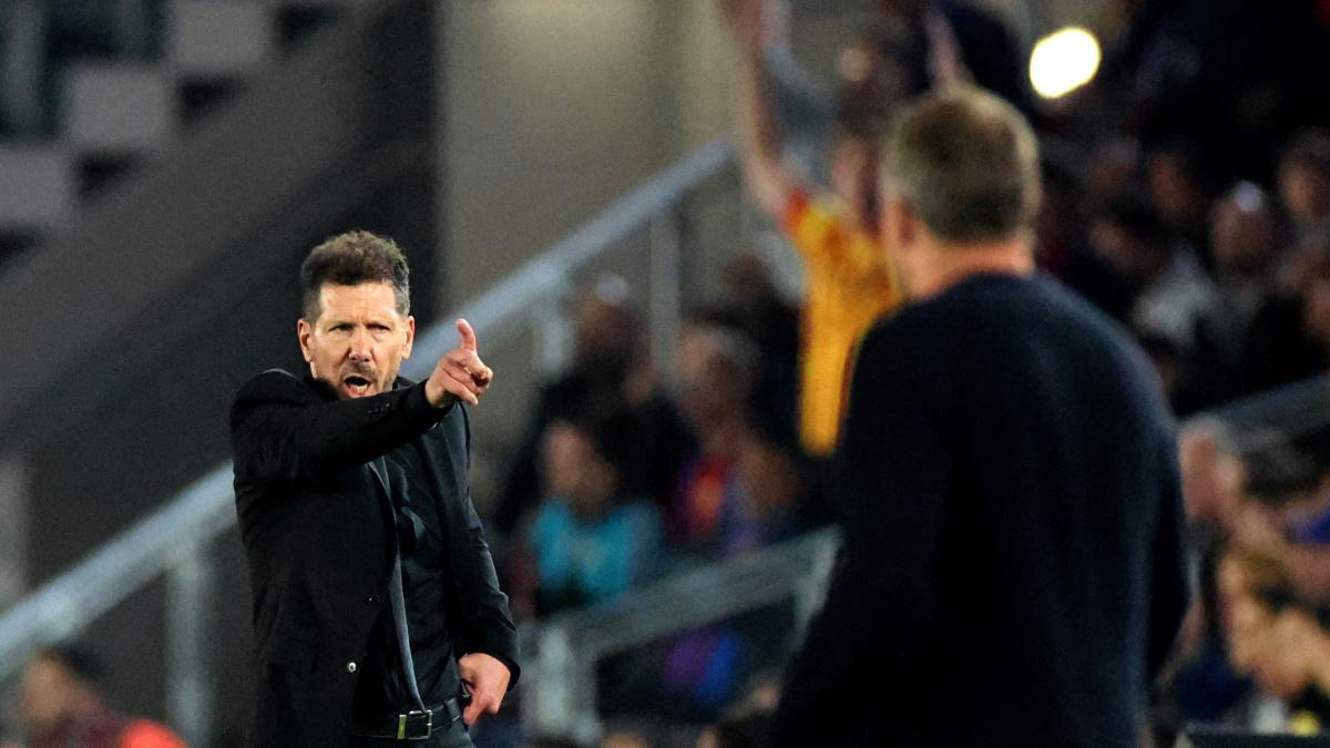 <![CDATA[¡Le hizo el 'fuchi'! Cholo Simeone desprecia regalo de fan mexicano y se vuelve viral]]>