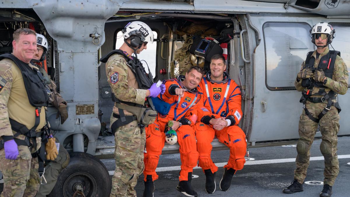 <![CDATA[Artemis II vuelve a la Tierra: en estas sonrisas se resume la misión]]>