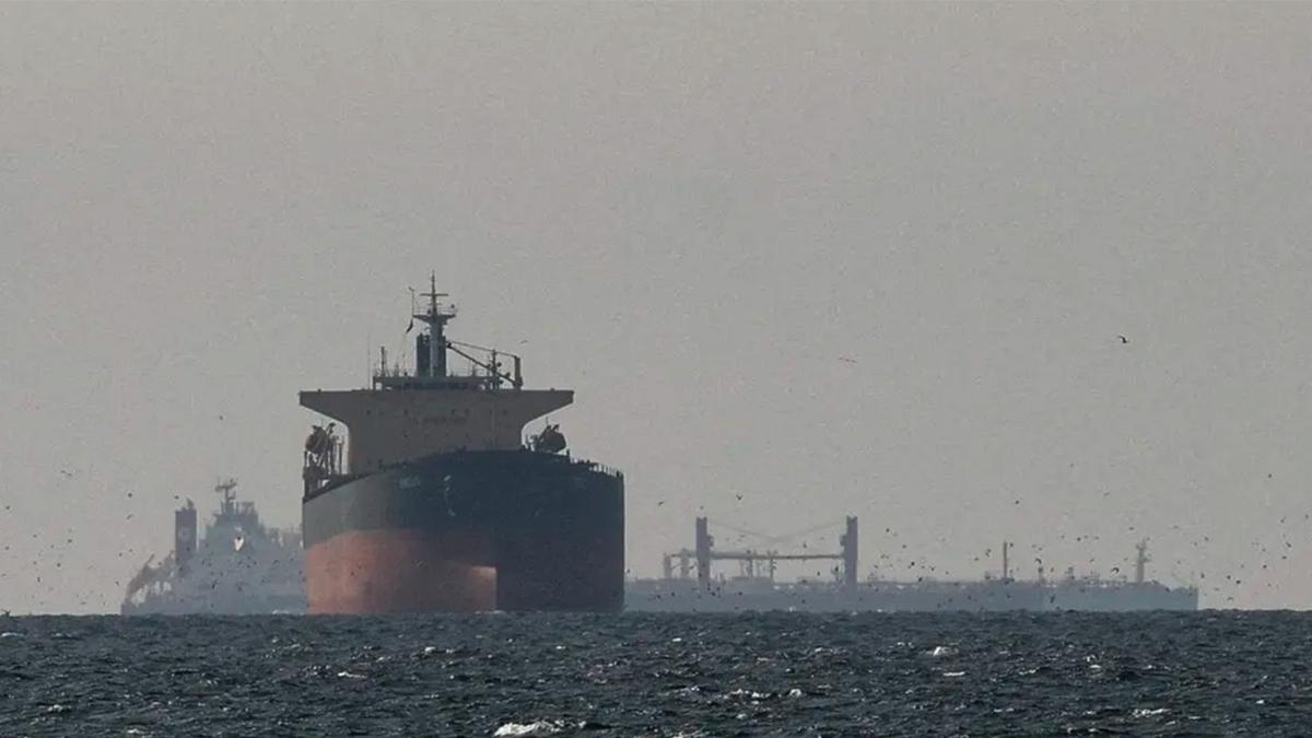 <![CDATA[Trump ordena bloqueo naval del estrecho de Ormuz tras fracaso de negociaciones]]>