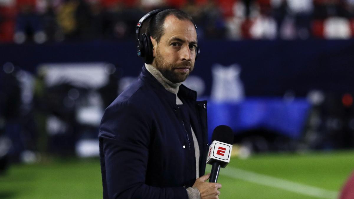 <![CDATA[VIDEO: 'Bautizan' a Mauricio Ymay en el Estadio Banorte durante el América vs Cruz Azul]]>