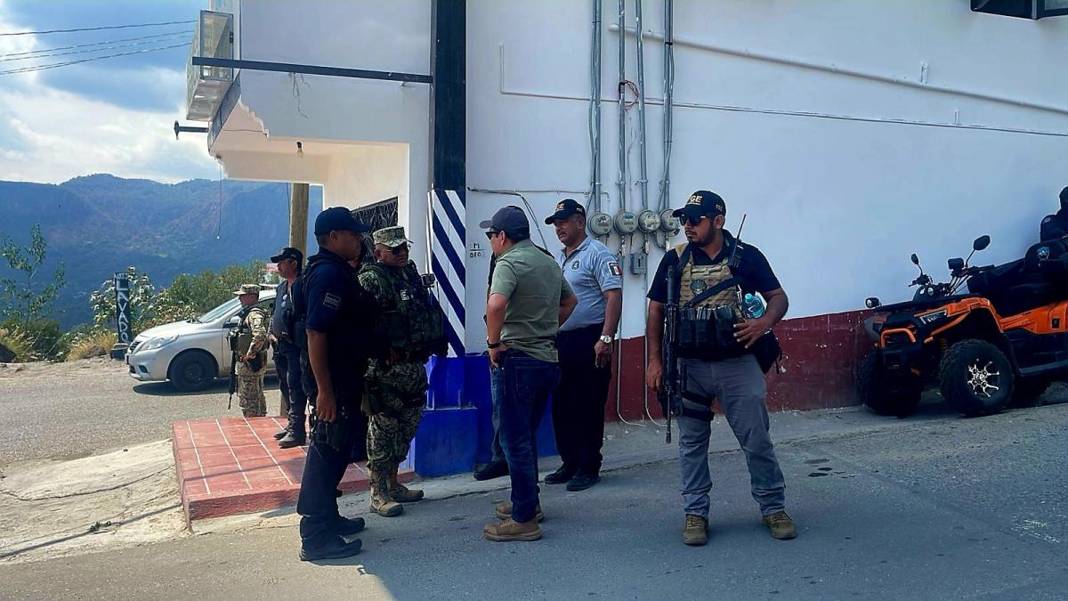 <![CDATA[Localizan con vida al presidente municipal de Taxco y a su padre]]>