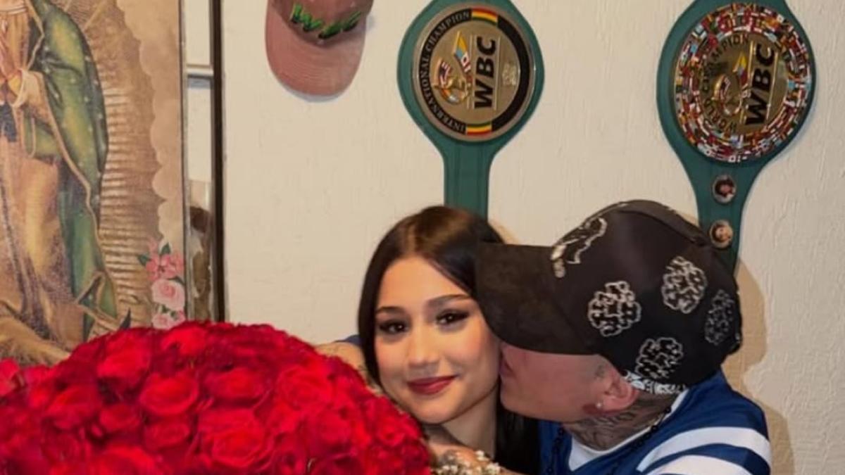 <![CDATA[Con una sola foto, Santa Fe Klan confirmaría romance con la boxeadora Camila Zamorano]]>