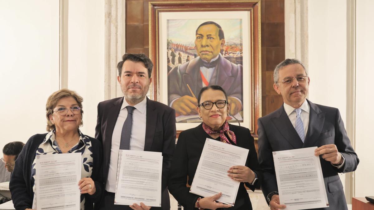 <![CDATA[Secretaria de Gobernación tramita CURP biométrica junto con funcionarios]]>