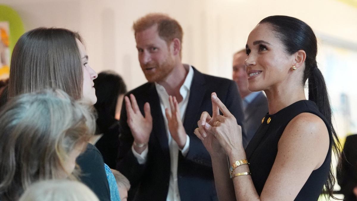 <![CDATA[¿Celos? El momento entre Meghan Markle, Harry y una fan que se hizo viral]]>