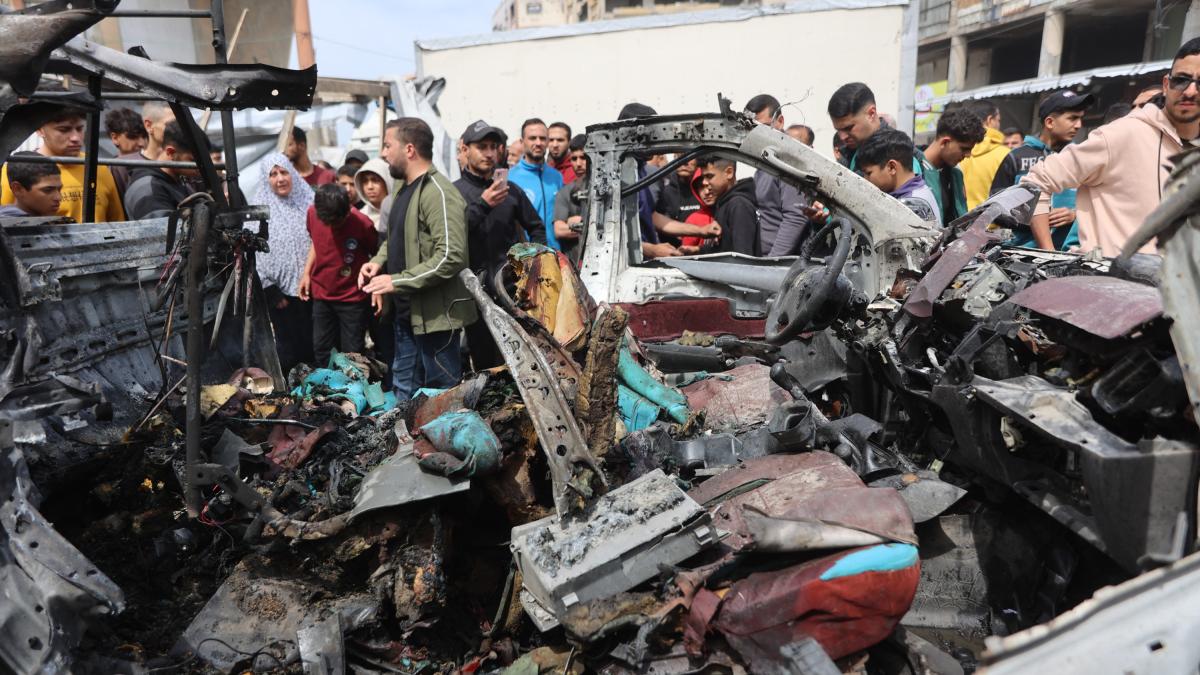 <![CDATA[Bombardeo de Israel deja diez muertos en Gaza; van 750 palestinos asesinados desde alto al fuego]]>
