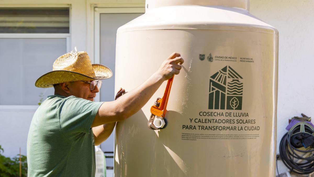 <![CDATA[Reciben más de 8 mil capitalinos sistemas para cosecha de lluvia]]>