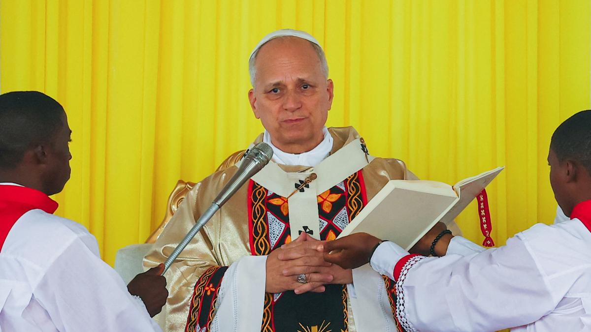 <![CDATA[El Papa León XIV en Camerún: “El mundo está siendo asolado por un puñado de tiranos”]]>