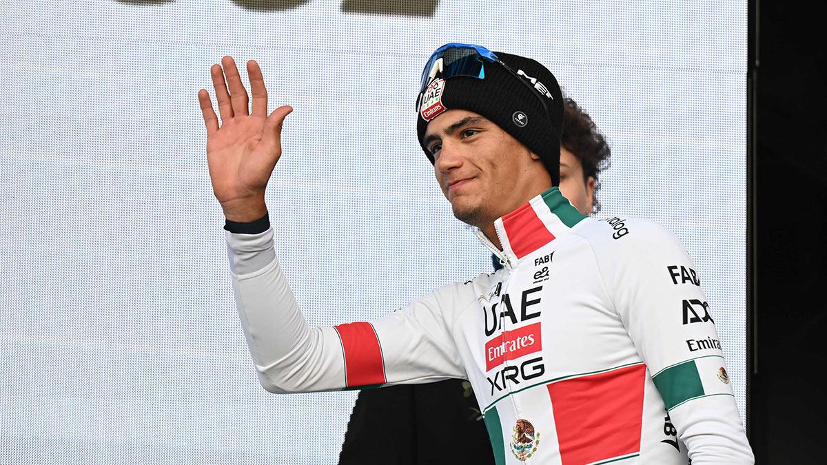 <![CDATA[Isaac del Toro roza el top 10 en Francia y afina ri