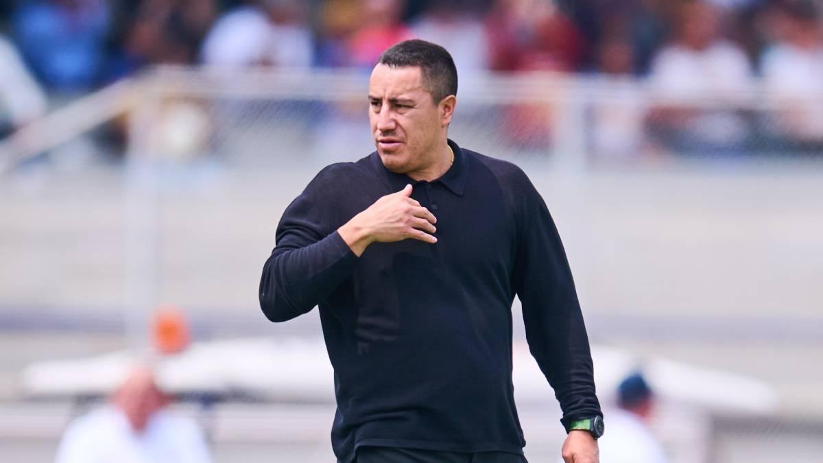<![CDATA[Efraín Juárez rompe el silencio: Revela traiciones y técnicos que buscaron su puesto en Pumas]]>