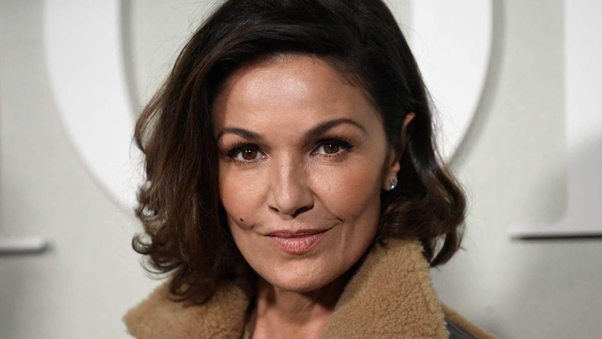 <![CDATA[Muere la actriz Nadia Farès tras un accidente en una piscina en París]]>