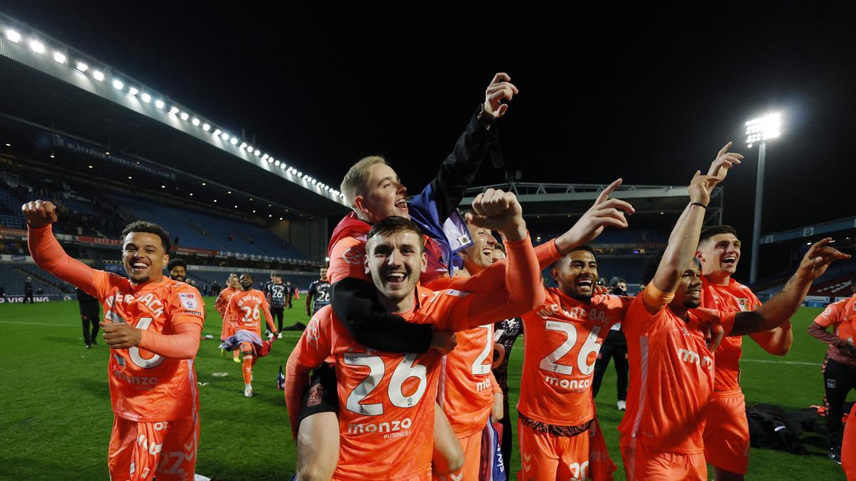 <![CDATA[Conoce el premio inesperado para los aficionados más fieles del futbol inglés]]>