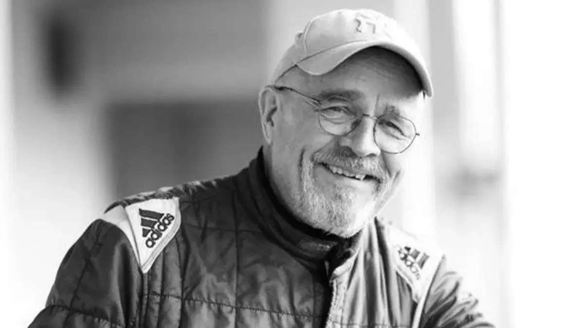 <![CDATA[Muere piloto Juha Miettinen en carrera preliminar en Nürburgring, donde participaba Max Verstappen]]>