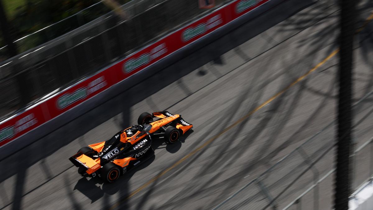 <![CDATA[Pato O'Ward acelera, es tercero en práctica sabatina de IndyCar en Long Beach]]>