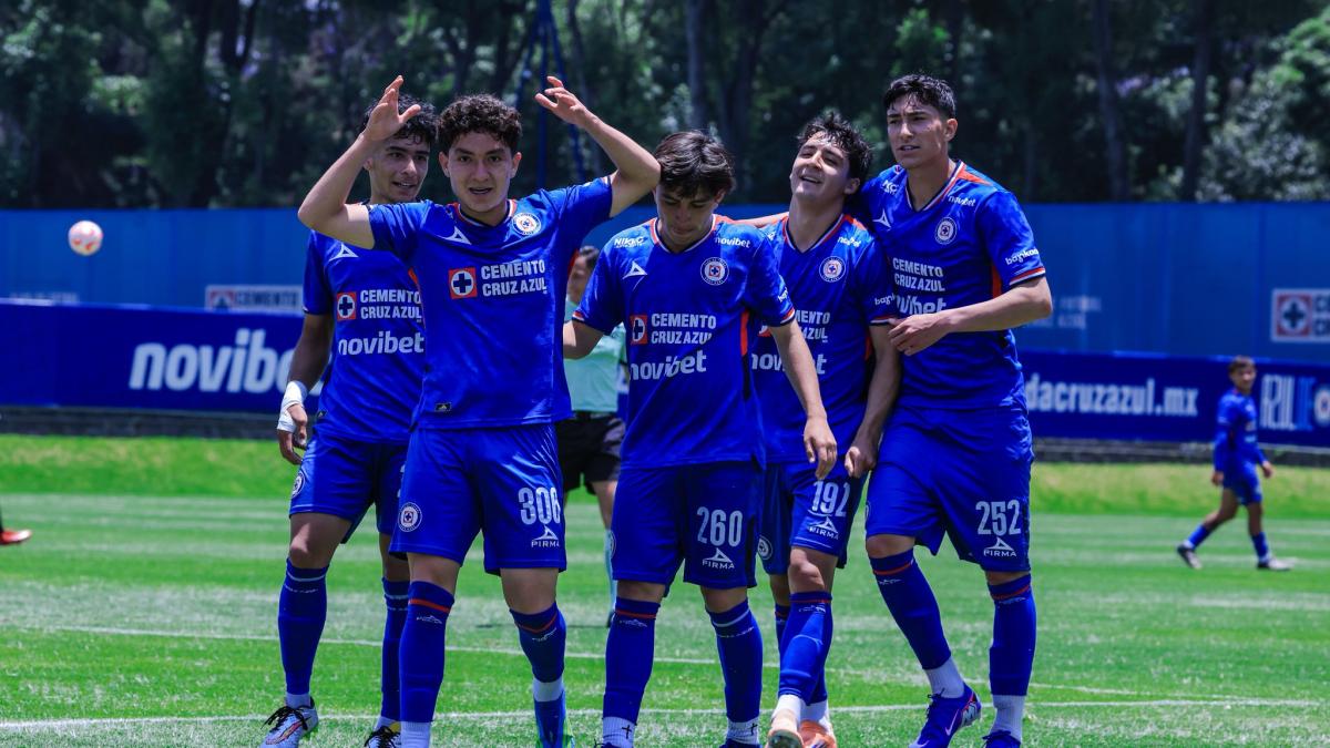 <![CDATA[El heredero celeste: Hijo de César Villaluz brilla con gol en la Sub-19 de Cruz Azul]]>