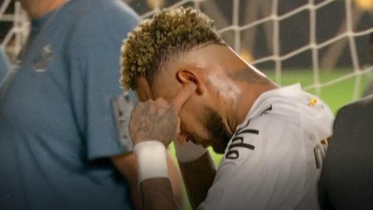 <![CDATA[Neymar estalla tras derrota de Santos ante Fluminense; su gesto desata polémica]]>