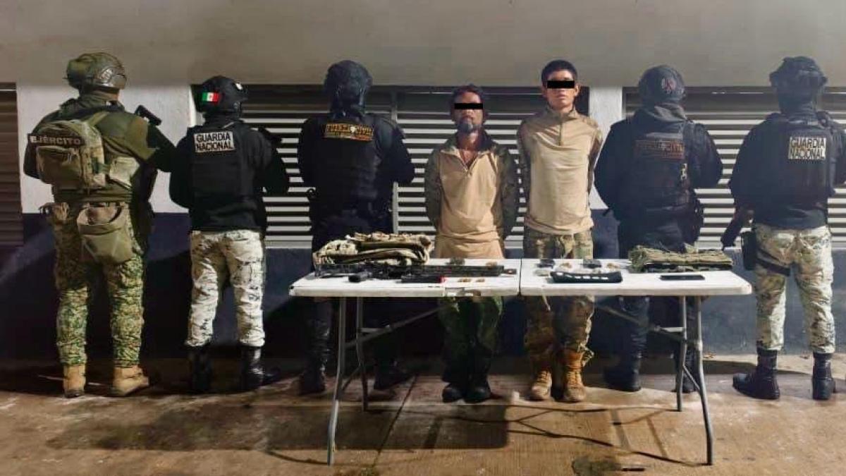 <![CDATA[Golpe al crimen en Nuevo León: detienen a dos presuntos integrantes de un cártel con armas y droga]]>