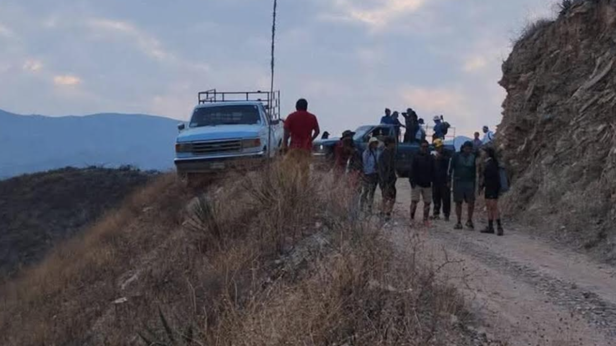<![CDATA[Turistas se salvan de caer al abismo en Hidalgo]]>