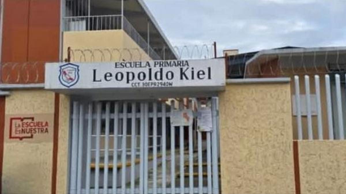 <![CDATA[Adolescentes toman amenazas de tiroteos como 