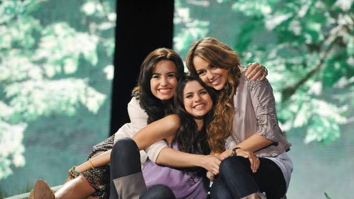 <![CDATA[Send It On, la canción que reunió a Miley Cyrus, Selena Gomez y Demi Lovato por el Día de la Tierra]]>