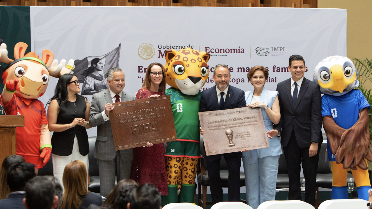 <![CDATA[Revelan millonario decomiso de mercancía pirata del Mundial 2026]]>