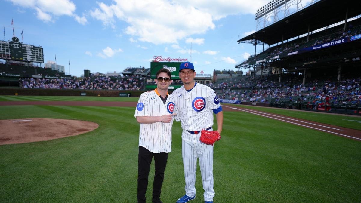 <![CDATA[Pato O’Ward lanza en Wrigley… y le da suerte a Javier Assad en triunfo de Cubs]]>