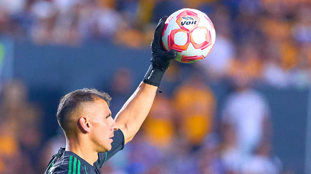 <![CDATA[Nahuel Guzmán lanza dardo a la Liga MX: ‘me parece raro’]]>