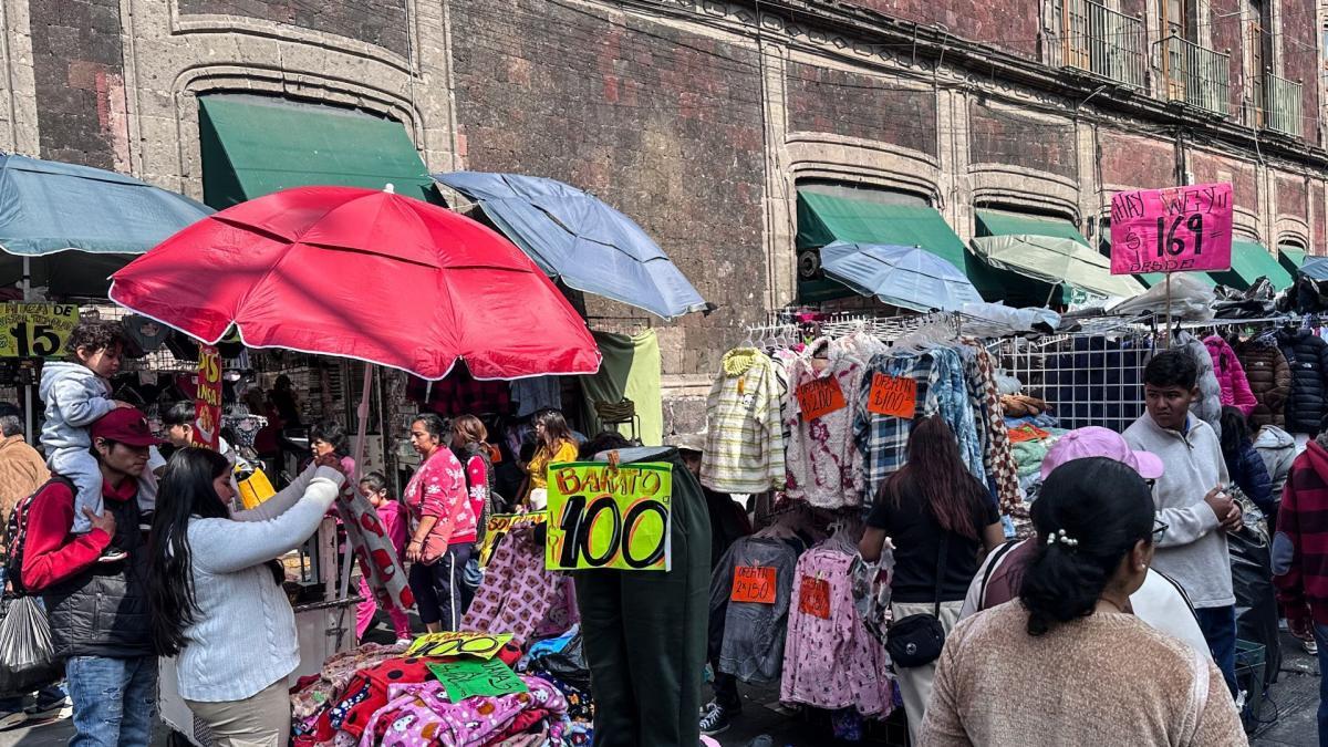 <![CDATA[Ambulantes agreden y amenazan de muerte a reportera de Grupo Imagen]]>