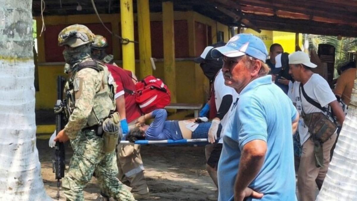 <![CDATA[Escapa secuestrado y se arma balacera en playa de Veracruz]]>